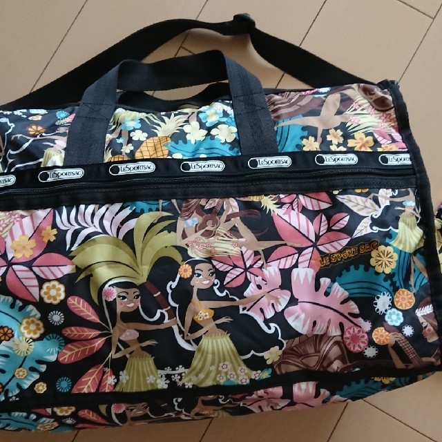 LeSportsac(レスポートサック)のレスポートサック ボストン ハワイ限定柄 レディースのバッグ(ボストンバッグ)の商品写真