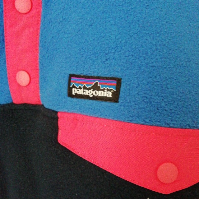 patagonia(パタゴニア)の美品　patagonia　ガールズ　シンチラスナップT　XL レディースのトップス(ニット/セーター)の商品写真