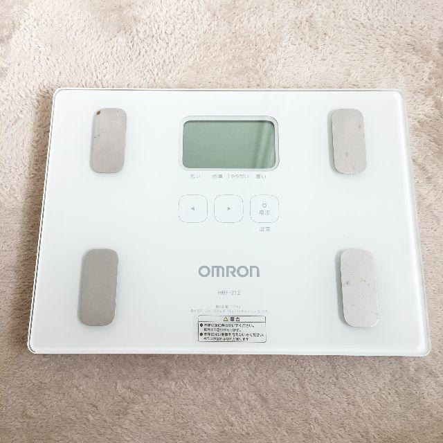 OMRON(オムロン)のオムロン 体重・体組成計 カラダスキャン ホワイト HBF-214-W スマホ/家電/カメラの美容/健康(体重計/体脂肪計)の商品写真