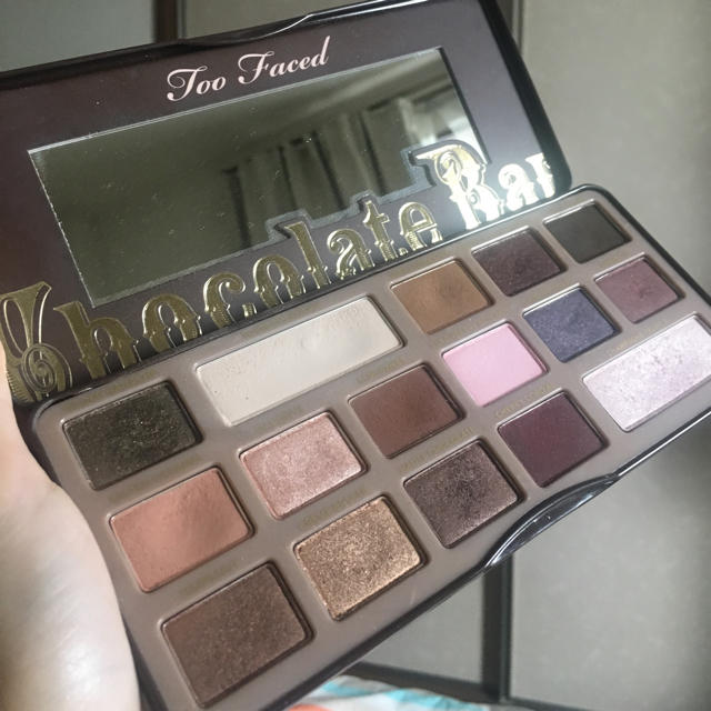 Too Faced(トゥフェイス)のToo faced chocolate bar palette コスメ/美容のベースメイク/化粧品(アイシャドウ)の商品写真