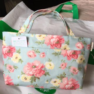 ローラアシュレイ(LAURA ASHLEY)のローラアシュレイ バッグインバッグ  新品(ポーチ)