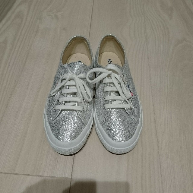 SUPERGA(スペルガ)のおぶこ様ご購入 SUPERGAスニーカー シルバー37 レディースの靴/シューズ(スニーカー)の商品写真