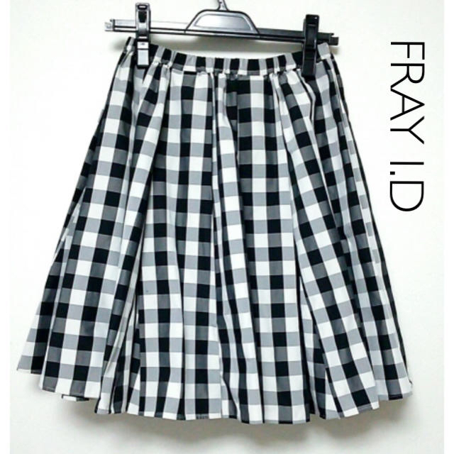 FRAY I.D(フレイアイディー)のFRAY I.D スカート 黒×白×グレー チェック柄 美品 レディースのスカート(ミニスカート)の商品写真
