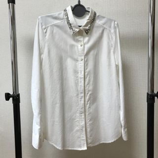 ユナイテッドアローズグリーンレーベルリラクシング(UNITED ARROWS green label relaxing)のユナイテッドアローズ  ビジュー シャツ ホワイト(シャツ/ブラウス(長袖/七分))