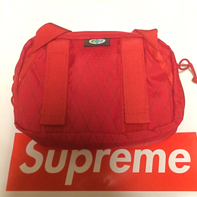赤 Supreme shoulder bag red 1