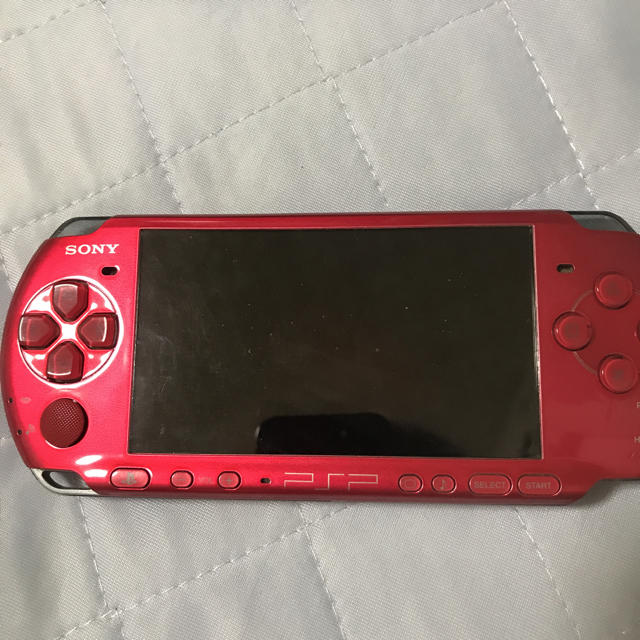 PlayStation Portable(プレイステーションポータブル)のpsp本体とカセット エンタメ/ホビーのゲームソフト/ゲーム機本体(携帯用ゲーム機本体)の商品写真