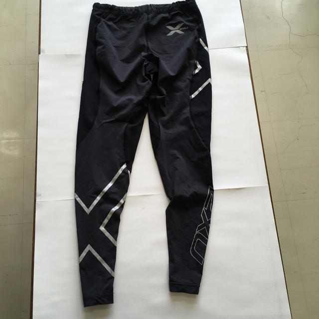 2XU(ツータイムズユー)の59着用品２XUロングタイツレディースＸＳサイズ送料込600円 スポーツ/アウトドアのランニング(ウェア)の商品写真