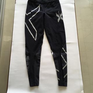 ツータイムズユー(2XU)の59着用品２XUロングタイツレディースＸＳサイズ送料込600円(ウェア)