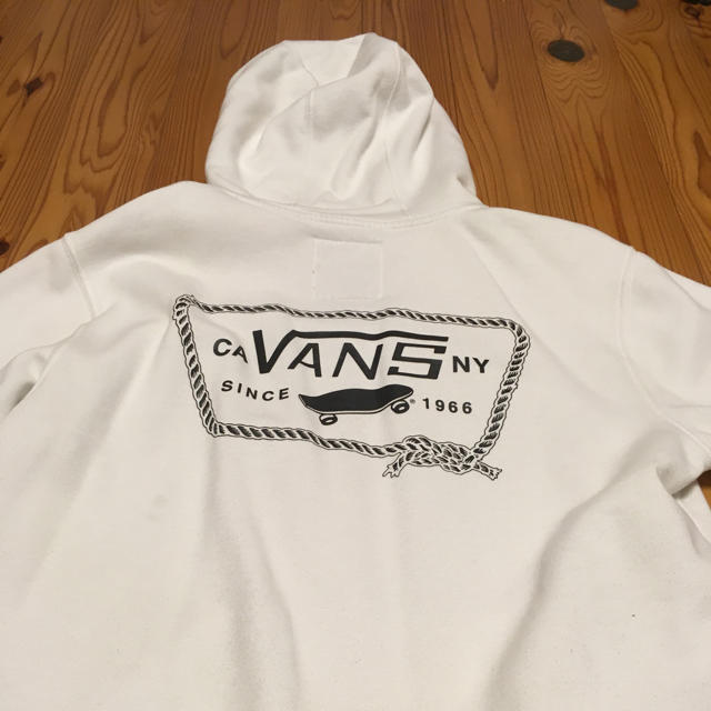 VANS(ヴァンズ)のvans ホワイトパーカー レディースのトップス(パーカー)の商品写真