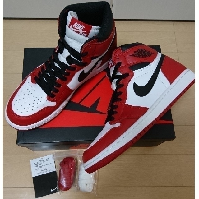 NIKE AIR JORDAN 1 RETRO HIGH OG CHICAGO