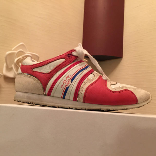 D&G(ディーアンドジー)の国内購入価格¥38,000カッコ可愛いメンズ レザースニーカー👟👟 メンズの靴/シューズ(スニーカー)の商品写真