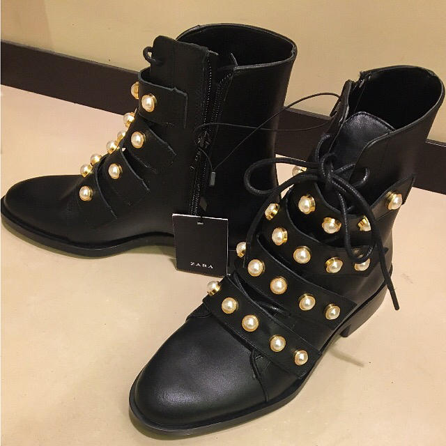 ZARA スタッズブーツ