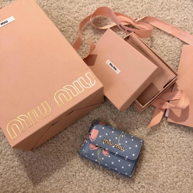 miumiu 財布