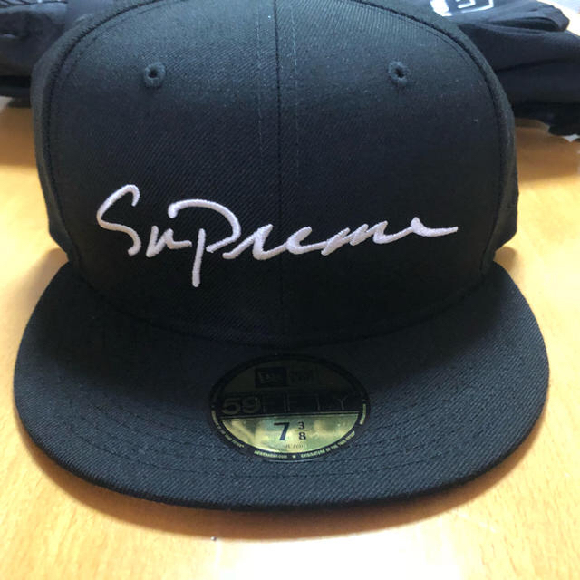 Supreme(シュプリーム)のSupreme キャップ ニューエラ メンズの帽子(キャップ)の商品写真