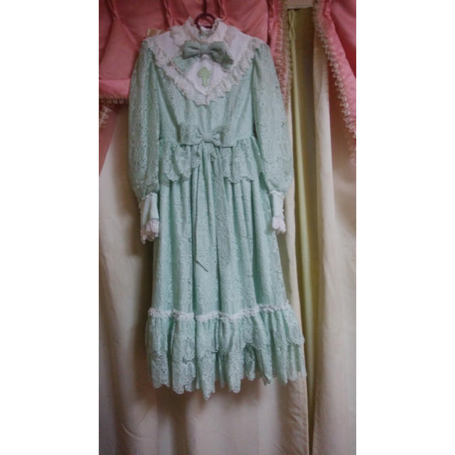 Angelic Pretty(アンジェリックプリティー)のnoir様専用 HolyLacy ワンピース＆ボンネットセット  レディースのワンピース(ひざ丈ワンピース)の商品写真