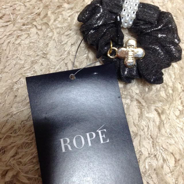 ROPE’(ロペ)のロペ シュシュ リボンゴム レディースのヘアアクセサリー(ヘアゴム/シュシュ)の商品写真