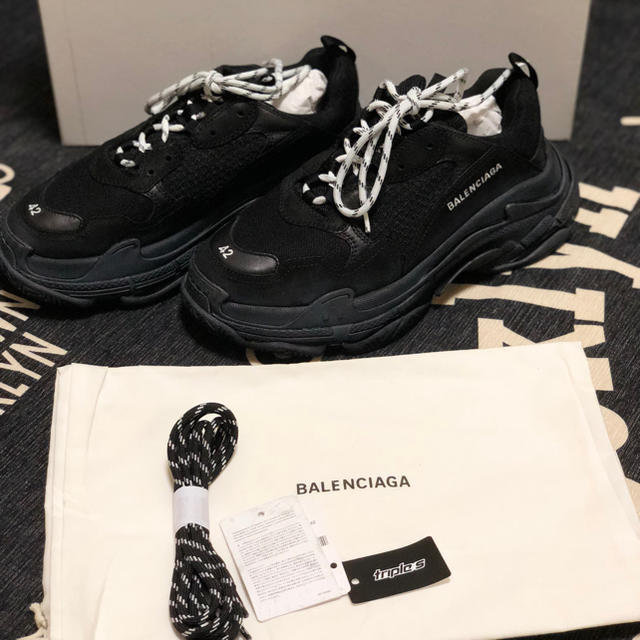 Balenciaga(バレンシアガ)の正規品BALENCIAGA TripleS 42  メンズの靴/シューズ(スニーカー)の商品写真