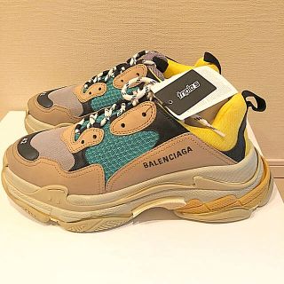 バレンシアガ(Balenciaga)のBALENCIAGA triples 42(スニーカー)