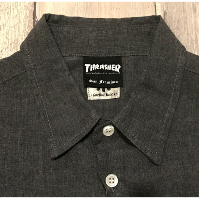 Ron Herman(ロンハーマン)の美品 THRASHER 半袖シャツ Mサイズ ダークグレー メンズのトップス(シャツ)の商品写真