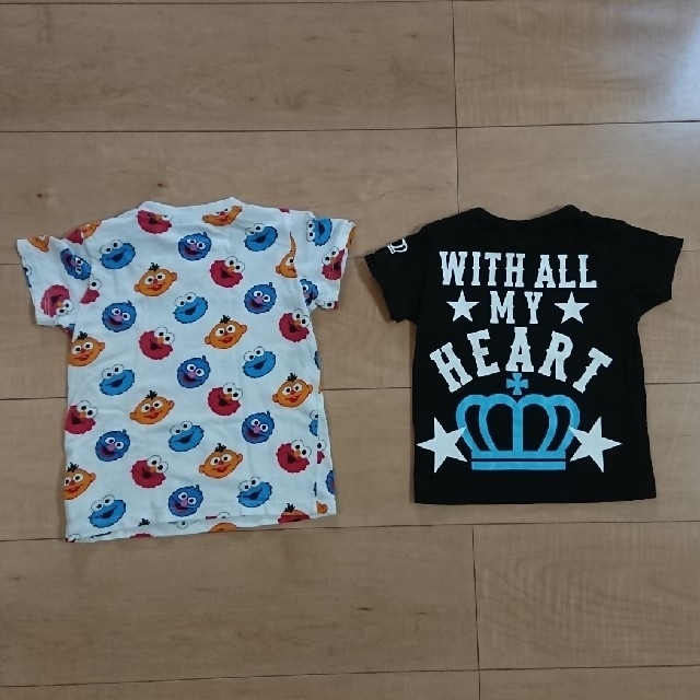 H&M(エイチアンドエム)のベビードール 黒Tシャツ&H&M セサミストリート Tシャツ キッズ/ベビー/マタニティのベビー服(~85cm)(Ｔシャツ)の商品写真