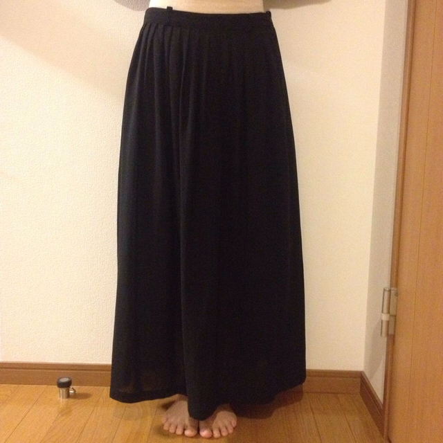 Yohji Yamamoto(ヨウジヤマモト)のブラックロングスカート レディースのスカート(ロングスカート)の商品写真