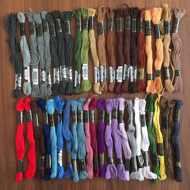 OLYMPUS(オリンパス)の刺繍糸 43本セット オリムパス OLYMPUS 刺しゅう糸 ししゅう糸 ハンドメイドの素材/材料(生地/糸)の商品写真