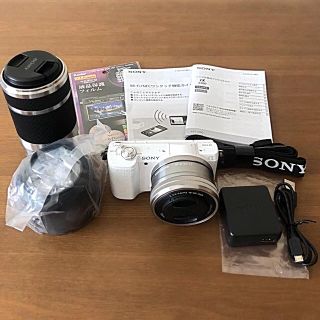 ソニー(SONY)の期間限定値下‼️ ソニー SONY α5100 ダブルズームキット おまけ付き(ミラーレス一眼)