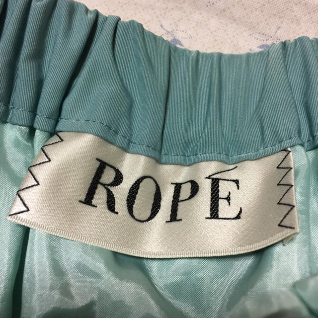 ROPE’(ロペ)のセール 美品 ロペ ウエストゴム 太ゴム タフタスカート レディースのスカート(ひざ丈スカート)の商品写真