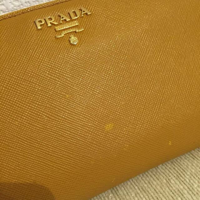 PRADA(プラダ)のプラダ イエロー 長財布 レディースのファッション小物(財布)の商品写真