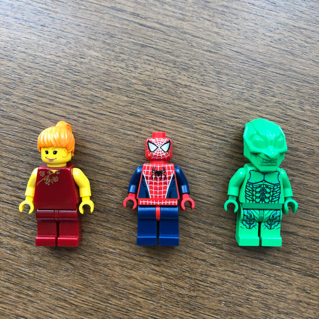 Lego(レゴ)のLEGO ミニフィグ スパイダーマン MJ グリーンゴブリン 3体セット 中古 キッズ/ベビー/マタニティのおもちゃ(積み木/ブロック)の商品写真