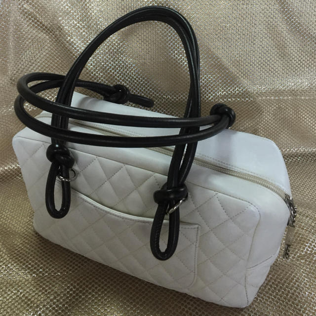 CHANEL(シャネル)の☆もんぐりやん 様専用☆CHANEL☆ミニボーリング・パイソンココマーク レディースのバッグ(ハンドバッグ)の商品写真