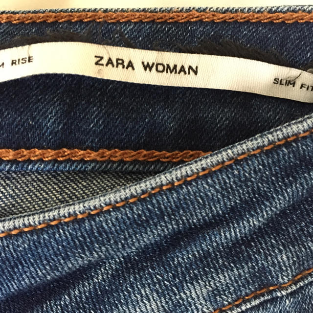 ZARA(ザラ)のZARA WOMAN SLIM fit ミディアムライズスキニーデニム レディースのパンツ(デニム/ジーンズ)の商品写真