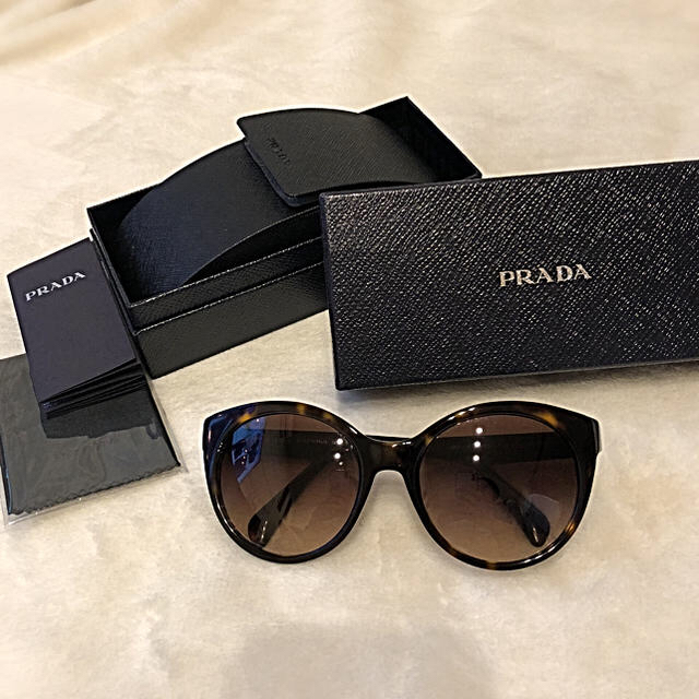 PRADA(プラダ)のPRADA サングラス レディースのファッション小物(サングラス/メガネ)の商品写真