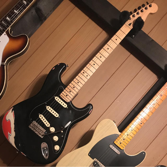 Fender(フェンダー)のJV期ボディフェンダージャパン コンポーネントストラト 楽器のギター(エレキギター)の商品写真