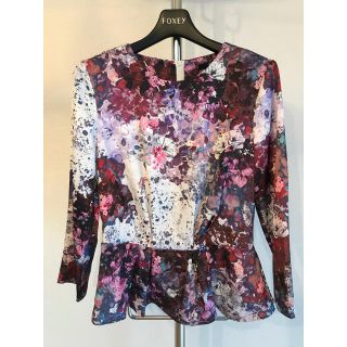 エイチアンドエム(H&M)の【未使用品】H&M 秋物 花柄長袖トップス👚32サイズ(シャツ/ブラウス(長袖/七分))