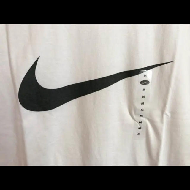 NIKE(ナイキ)の新品タグ付き！NIKE ロゴTシャツ☆メンズMサイズ！即購入ok 普段着レジャー メンズのトップス(Tシャツ/カットソー(半袖/袖なし))の商品写真