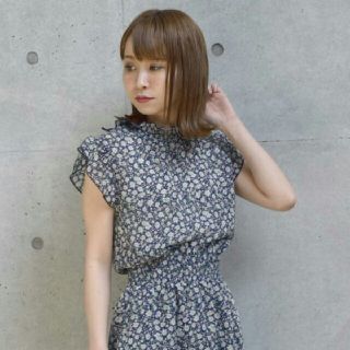 ダブルクローゼット(w closet)のw closet  ❁小花柄 ❀シフォン❀ブラウス❁(シャツ/ブラウス(半袖/袖なし))