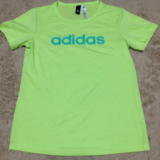 adidas(アディダス)のアディダス Tシャツ スポーツ/アウトドアのランニング(ウェア)の商品写真