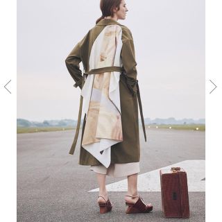 アメリヴィンテージ(Ameri VINTAGE)の完売品❤️ISABELLA BACK LAYERED JACKET カーキ(トレンチコート)