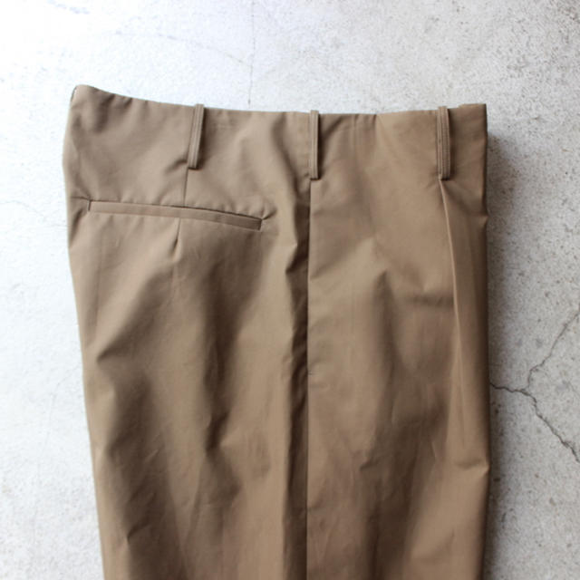 COMOLI(コモリ)のauralee HIGH COUNT CLOTH WIDE PANTS メンズのパンツ(スラックス)の商品写真