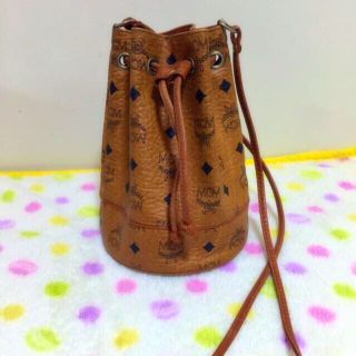 エムシーエム(MCM)のMCM 巾着バッグ(ショルダーバッグ)