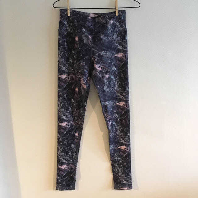 lululemon(ルルレモン)の*outlet* lululemon size6 pants  スポーツ/アウトドアのトレーニング/エクササイズ(ヨガ)の商品写真