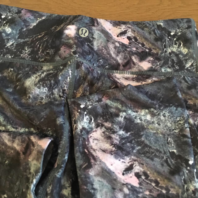 lululemon Review: White Camo Luxtreme Wunder Under Pant - Schimiggy