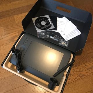 ワコム(Wacom)のINTUOS pro〈pth-451/k1 small 〉(コミック用品)