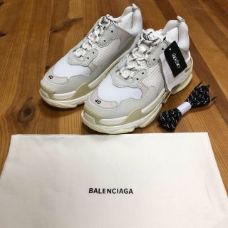 バレンシアガ(Balenciaga)のBALENCIAGA triple s blanc 40(スニーカー)