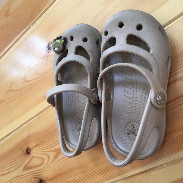 crocs(クロックス)のクロックス 7 キッズ/ベビー/マタニティのベビー靴/シューズ(~14cm)(サンダル)の商品写真