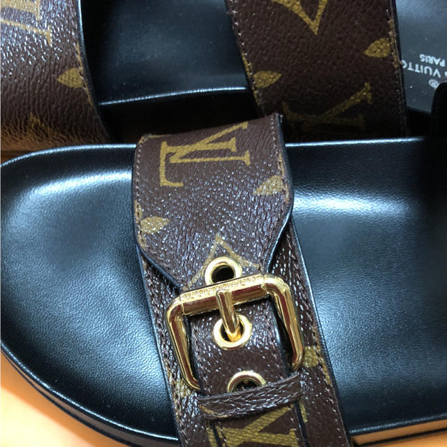 LOUIS VUITTON(ルイヴィトン)のルイヴィトン  週末値下げ レディースの靴/シューズ(サンダル)の商品写真