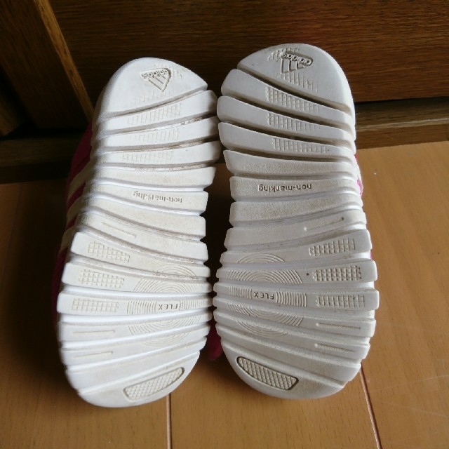 adidas(アディダス)のadidas☆スニーカー(14.5) キッズ/ベビー/マタニティのベビー靴/シューズ(~14cm)(スニーカー)の商品写真