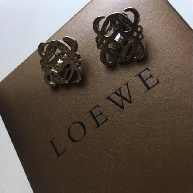 LOEWE(ロエベ)のロエベ シルバー イヤリング☆早い者勝ち‼︎ レディースのアクセサリー(イヤリング)の商品写真