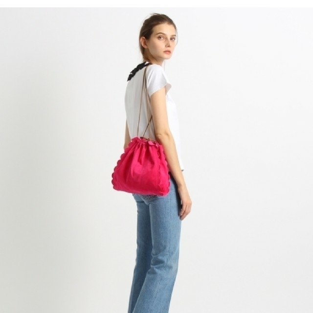 LUDLOW(ラドロー)のラドロー  スエード スカラップ 巾着バッグ  ピンク レディースのバッグ(ショルダーバッグ)の商品写真